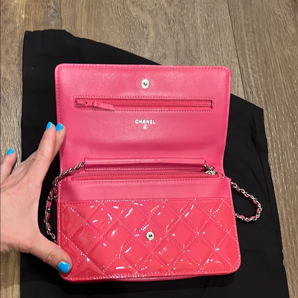 Chanel Pink Quilted Crossbody Bag with Iconic Chain - Picture 6 of 9